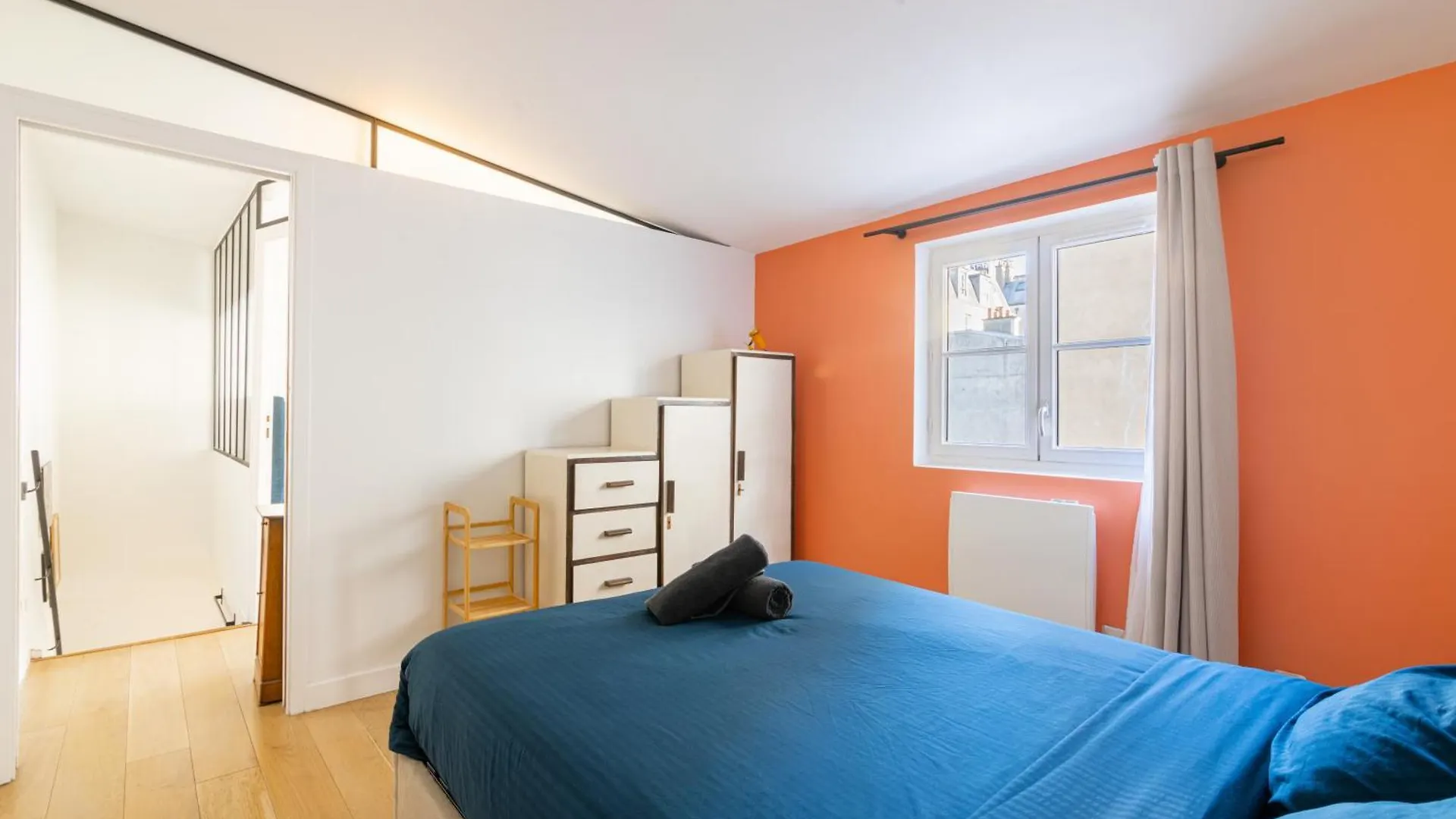 Luxurious 2 Bedroom Canal Saint Martin Saint Lazare
