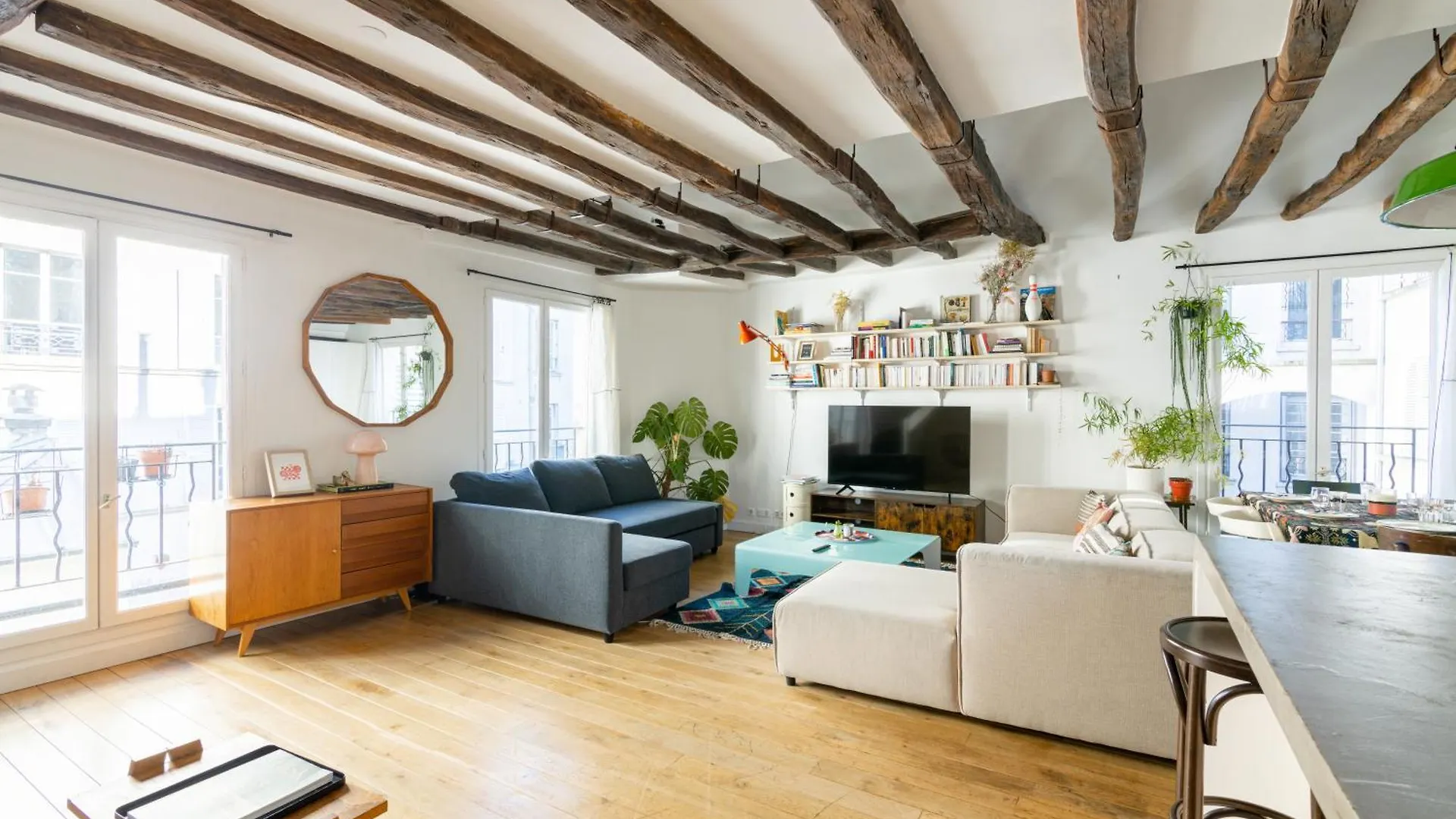 Luxurious 2 Bedroom Canal Saint Martin Saint Lazare Apartment *