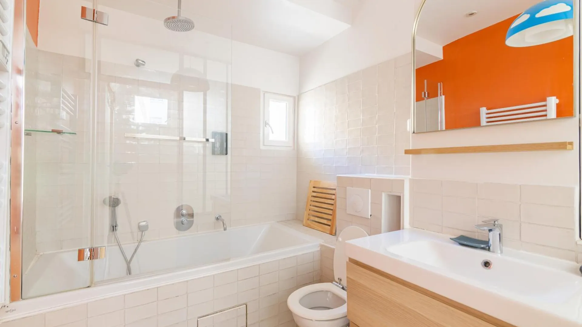 アパート Luxurious 2 Bedroom Canal Saint Martin Saint Lazare パリ